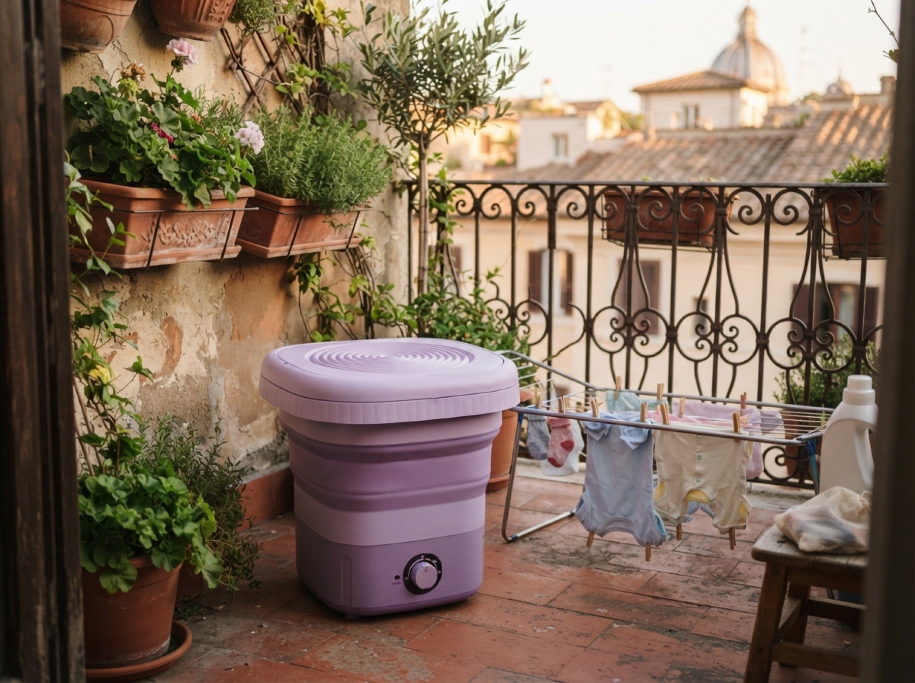 Lavatrice pieghevole sul balcone